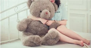 丈夫激戰15歲姪女「她怒砍老二」　人妻斷根後「先拍照存證」才沖入馬桶